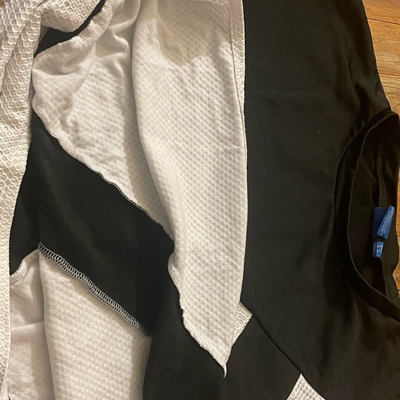 Adidas shirt - Picture 3 of 3